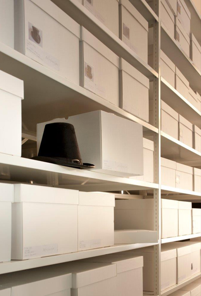 Shelving for controlled Environments